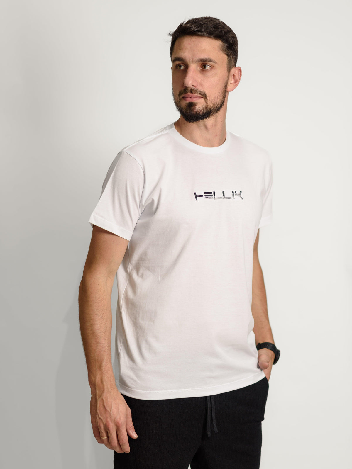Camiseta Bordada Hellik